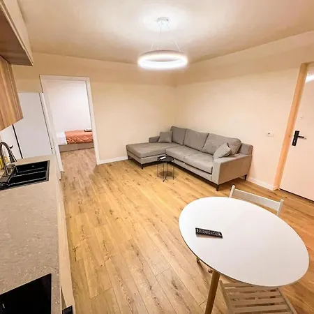 Apartment Cozy Centre Rest 2br Tirana